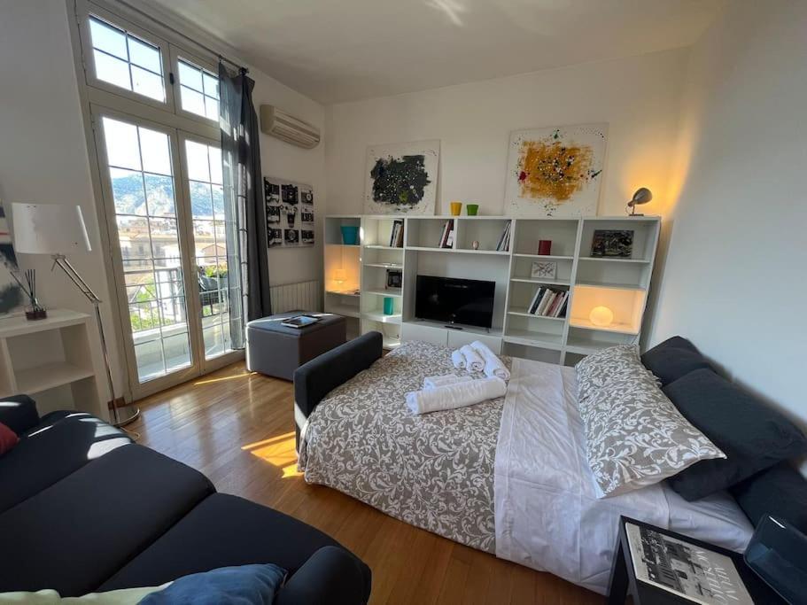 Politeama Suite In The Heart Of The City Palermo Eksteriør billede